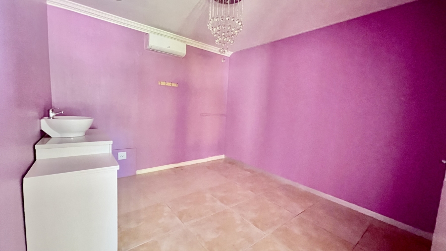 6 Bedroom Property for Sale in Ferncliffe KwaZulu-Natal