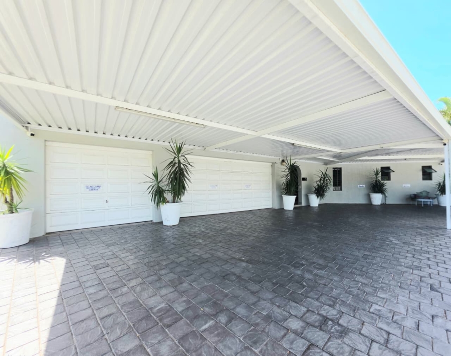 5 Bedroom Property for Sale in Meer En See KwaZulu-Natal