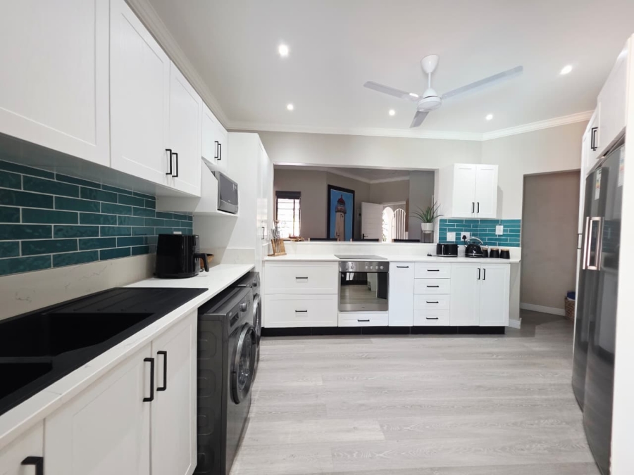 5 Bedroom Property for Sale in Meer En See KwaZulu-Natal