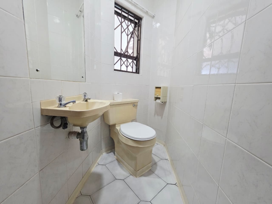 5 Bedroom Property for Sale in Meer En See KwaZulu-Natal