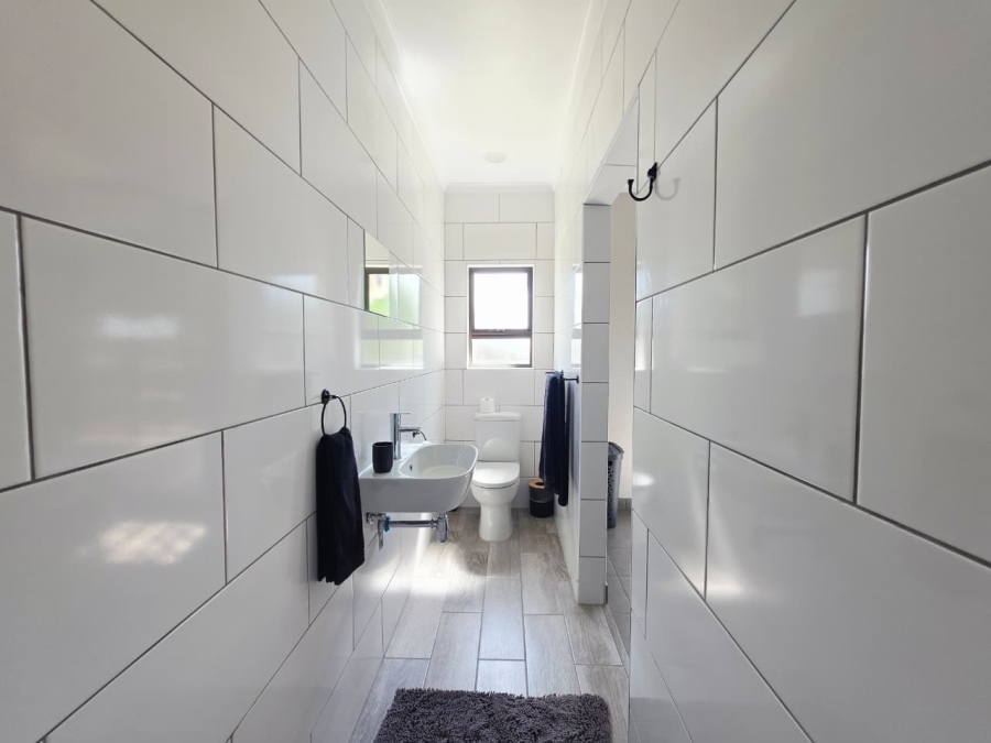 5 Bedroom Property for Sale in Meer En See KwaZulu-Natal