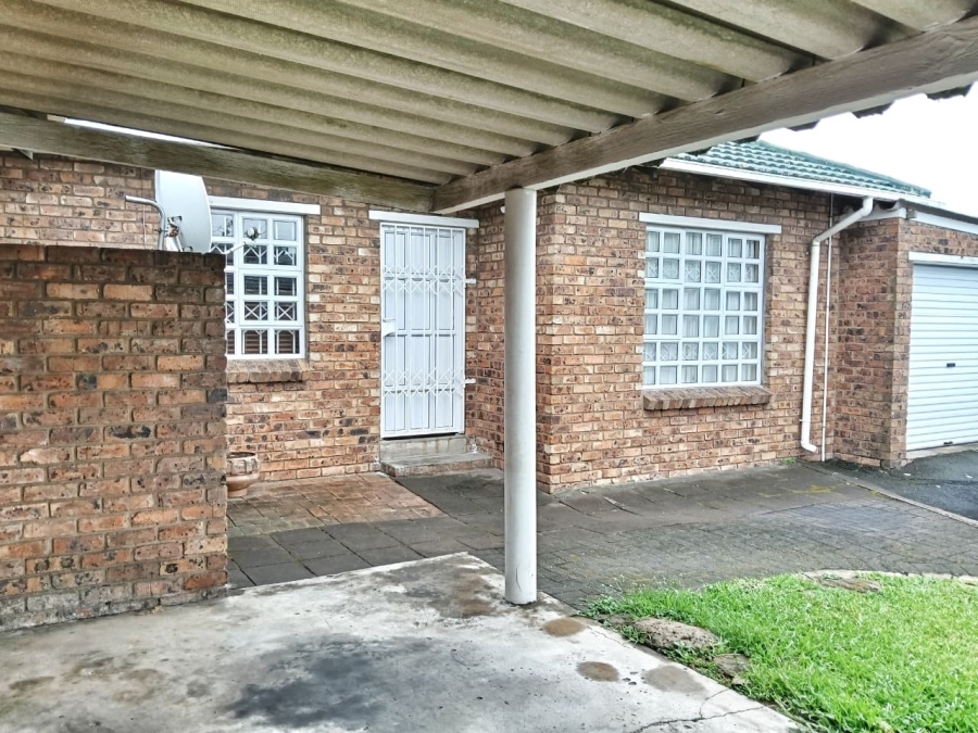 To Let 2 Bedroom Property for Rent in Birdswood KwaZulu-Natal