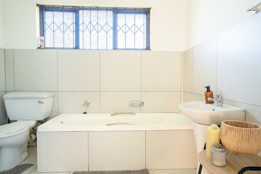 2 Bedroom Property for Sale in Scottburgh Central KwaZulu-Natal