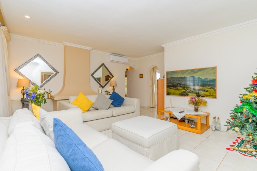 5 Bedroom Property for Sale in Cowies Hill KwaZulu-Natal