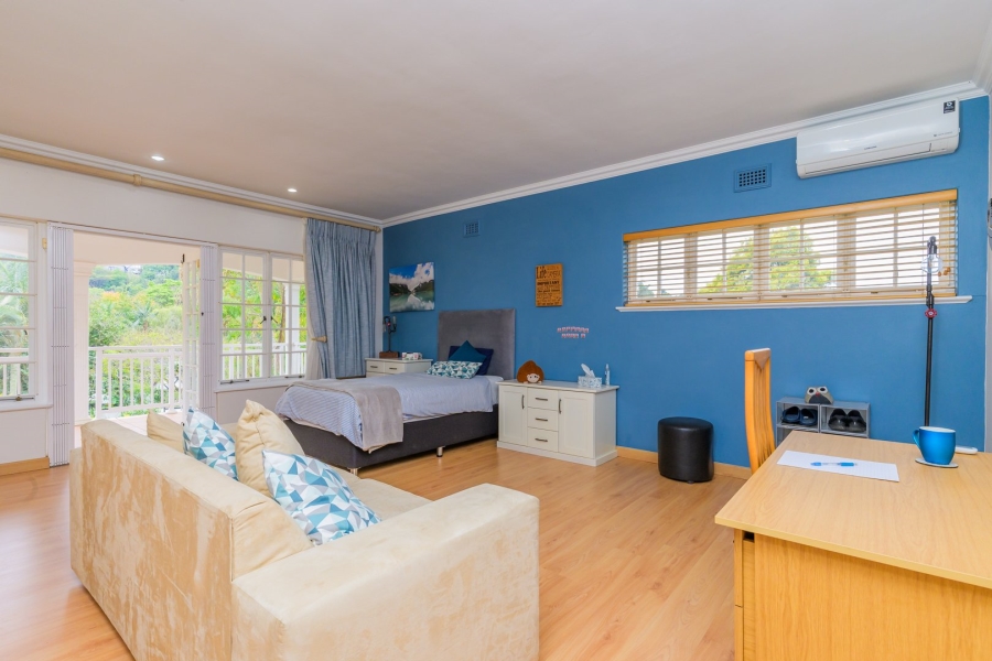 5 Bedroom Property for Sale in Cowies Hill KwaZulu-Natal