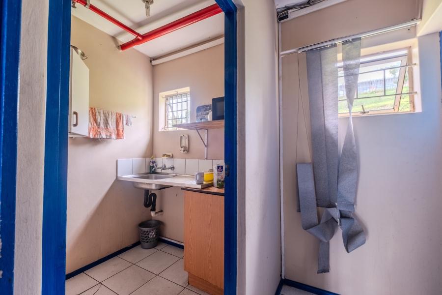 To Let commercial Property for Rent in Mahogany Ridge KwaZulu-Natal