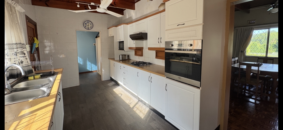 4 Bedroom Property for Sale in Kloof KwaZulu-Natal