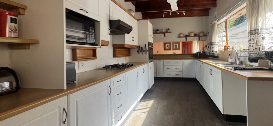 4 Bedroom Property for Sale in Kloof KwaZulu-Natal