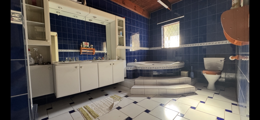 4 Bedroom Property for Sale in Kloof KwaZulu-Natal