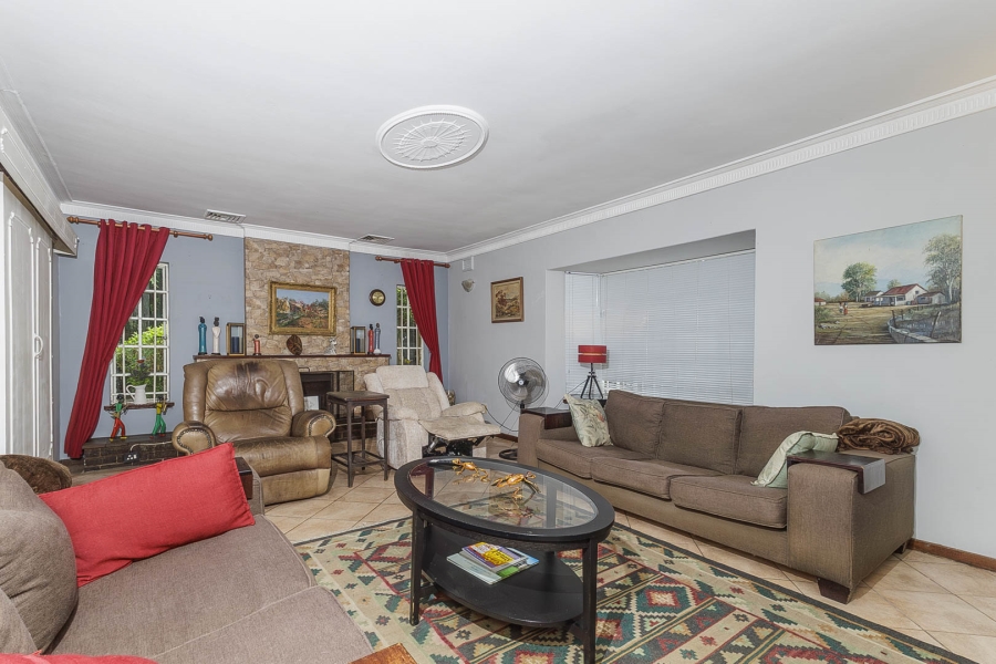 4 Bedroom Property for Sale in Dawncliffe KwaZulu-Natal