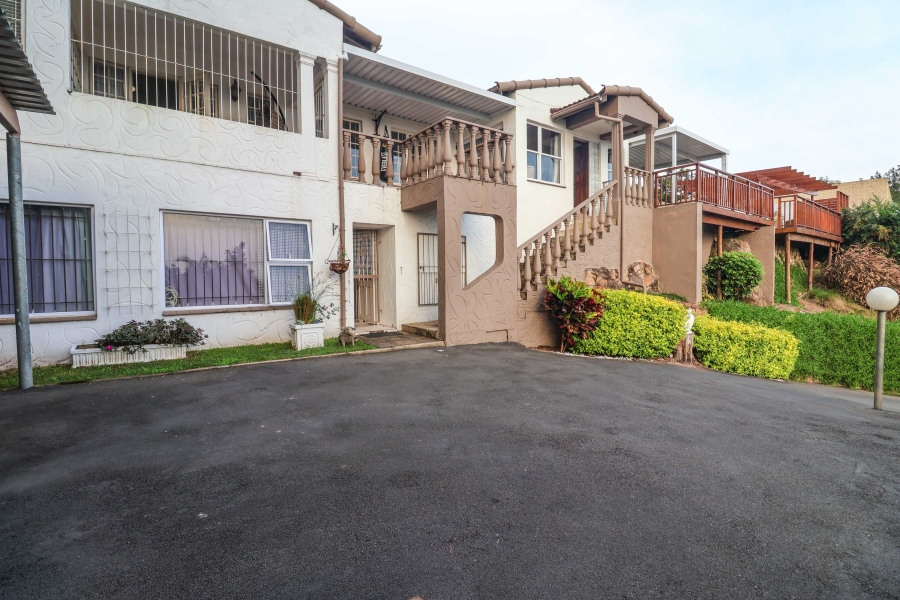 4 Bedroom Property for Sale in Cowies Hill KwaZulu-Natal