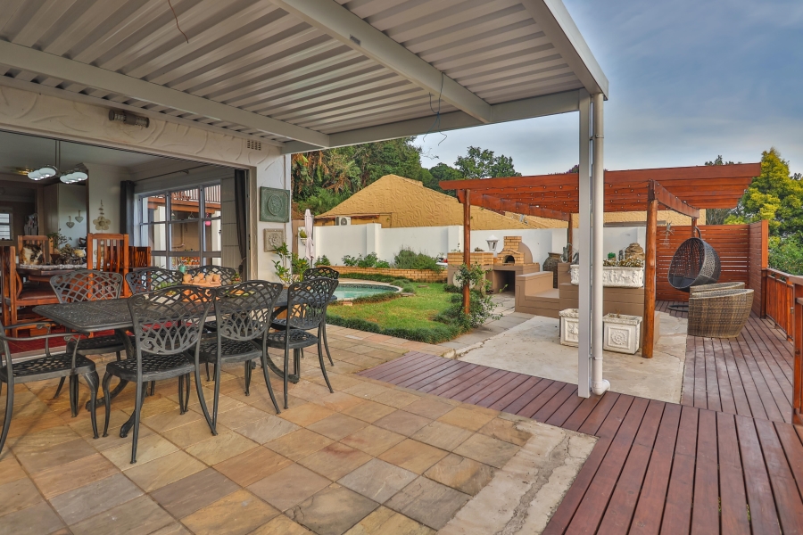 4 Bedroom Property for Sale in Cowies Hill KwaZulu-Natal