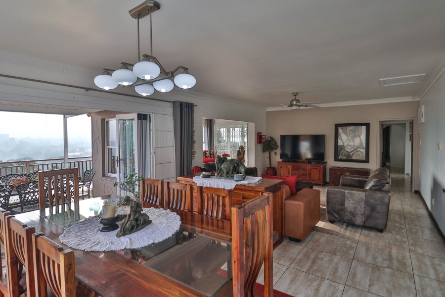 4 Bedroom Property for Sale in Cowies Hill KwaZulu-Natal