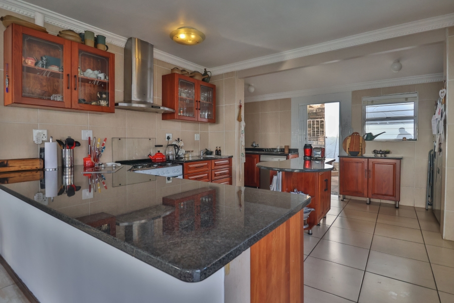 4 Bedroom Property for Sale in Cowies Hill KwaZulu-Natal