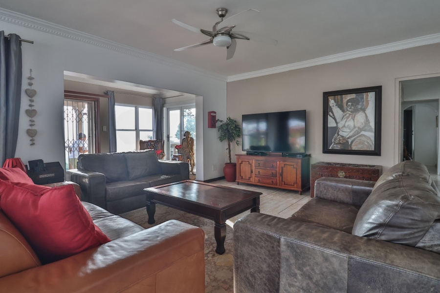 4 Bedroom Property for Sale in Cowies Hill KwaZulu-Natal