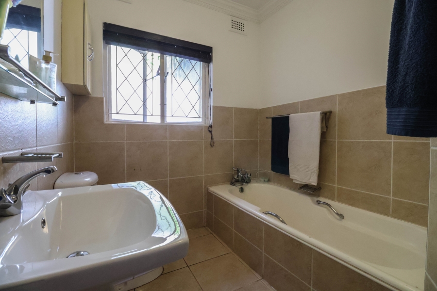 4 Bedroom Property for Sale in Cowies Hill KwaZulu-Natal