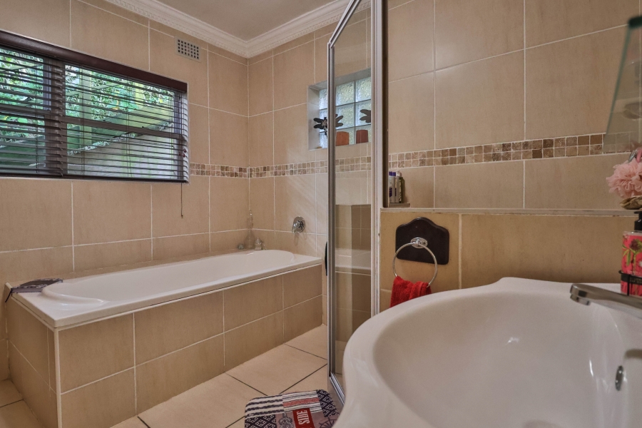 4 Bedroom Property for Sale in Cowies Hill KwaZulu-Natal