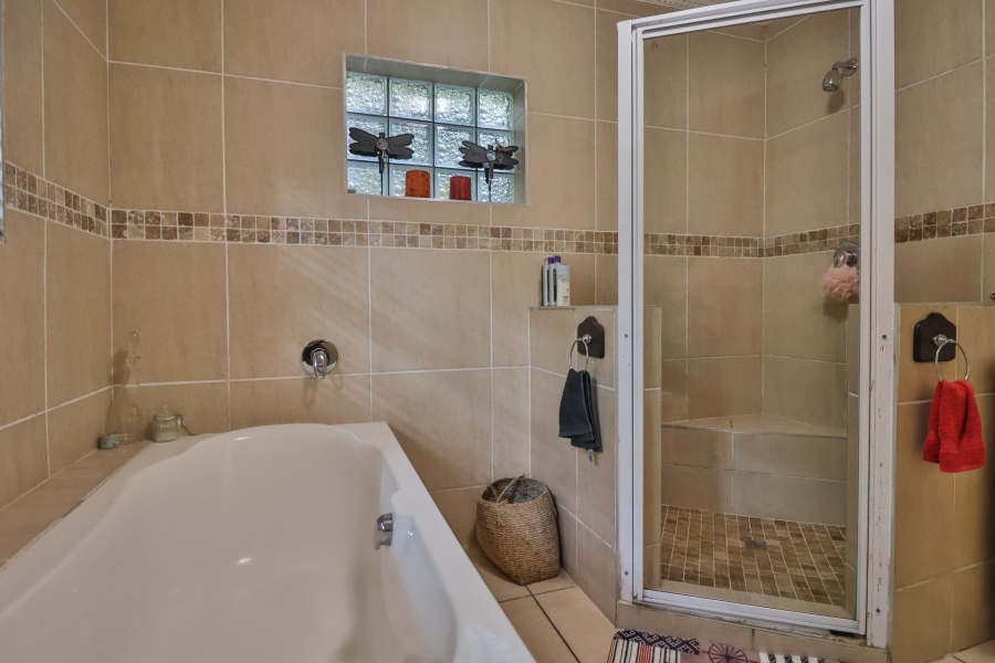 4 Bedroom Property for Sale in Cowies Hill KwaZulu-Natal