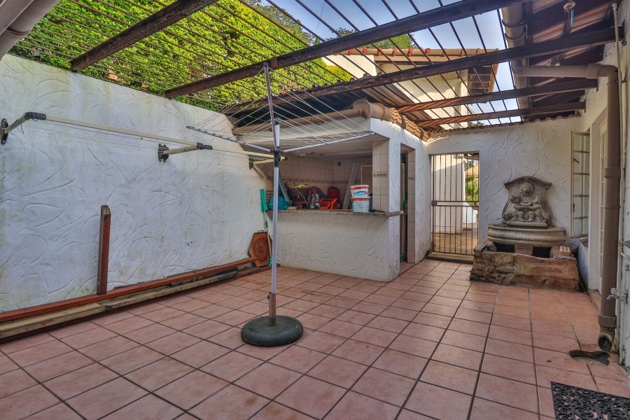 4 Bedroom Property for Sale in Cowies Hill KwaZulu-Natal