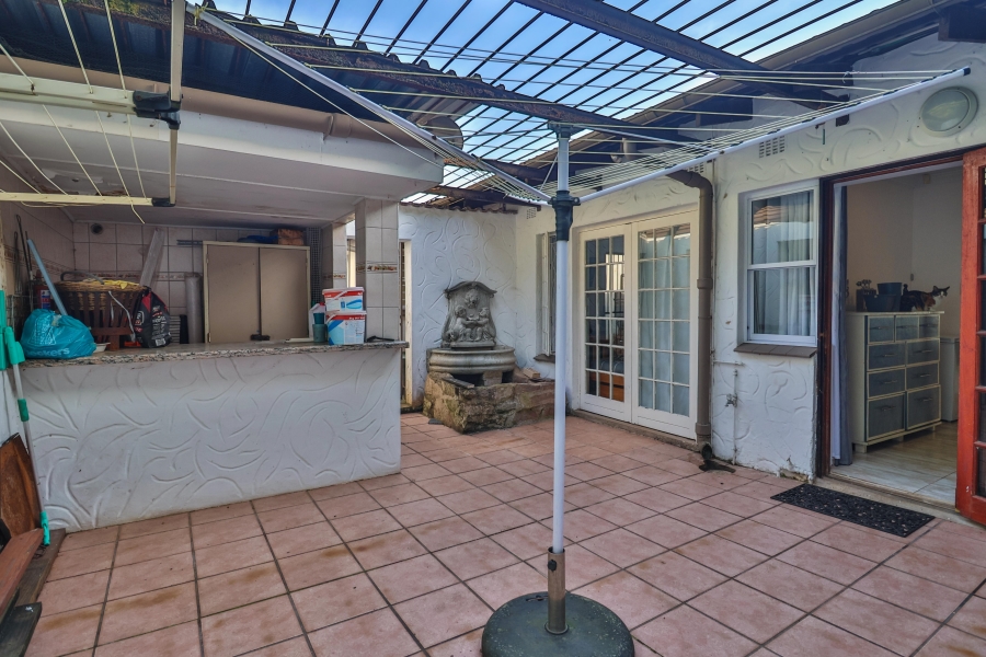 4 Bedroom Property for Sale in Cowies Hill KwaZulu-Natal