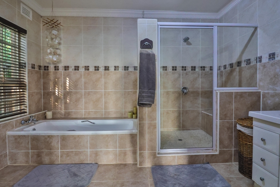 4 Bedroom Property for Sale in Cowies Hill KwaZulu-Natal