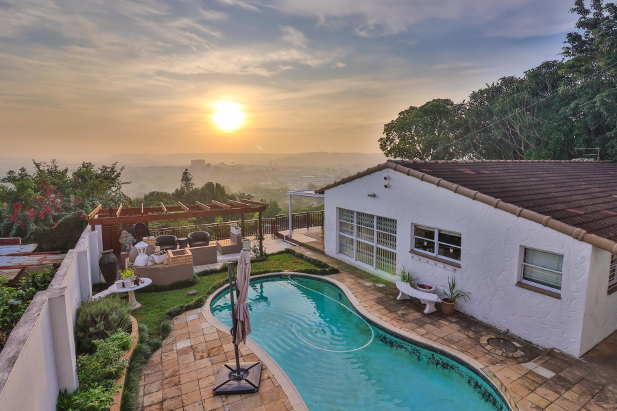 4 Bedroom Property for Sale in Cowies Hill KwaZulu-Natal