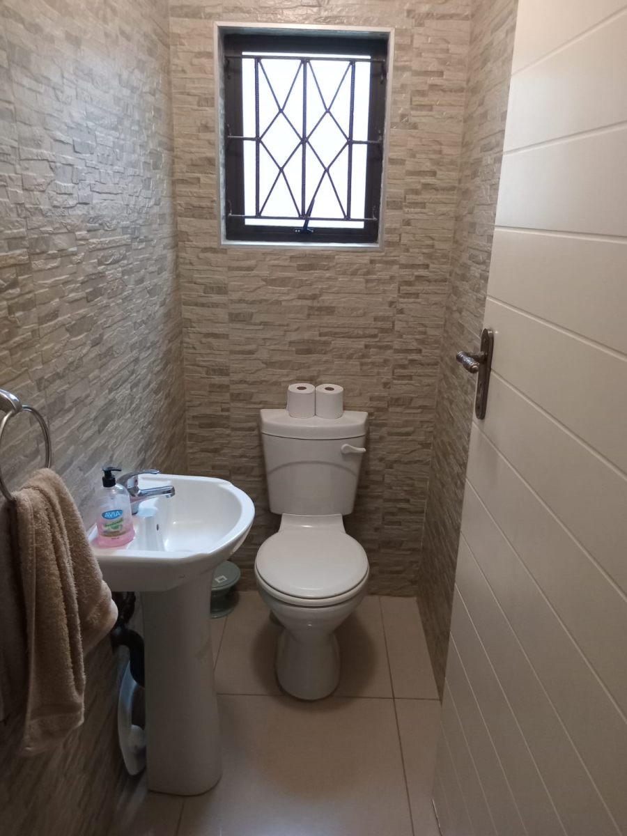 4 Bedroom Property for Sale in Shallcross KwaZulu-Natal