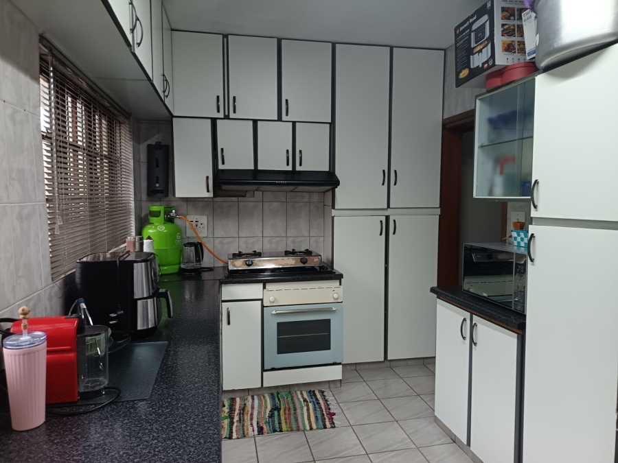 To Let 4 Bedroom Property for Rent in Sydenham KwaZulu-Natal