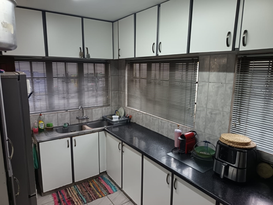 To Let 4 Bedroom Property for Rent in Sydenham KwaZulu-Natal