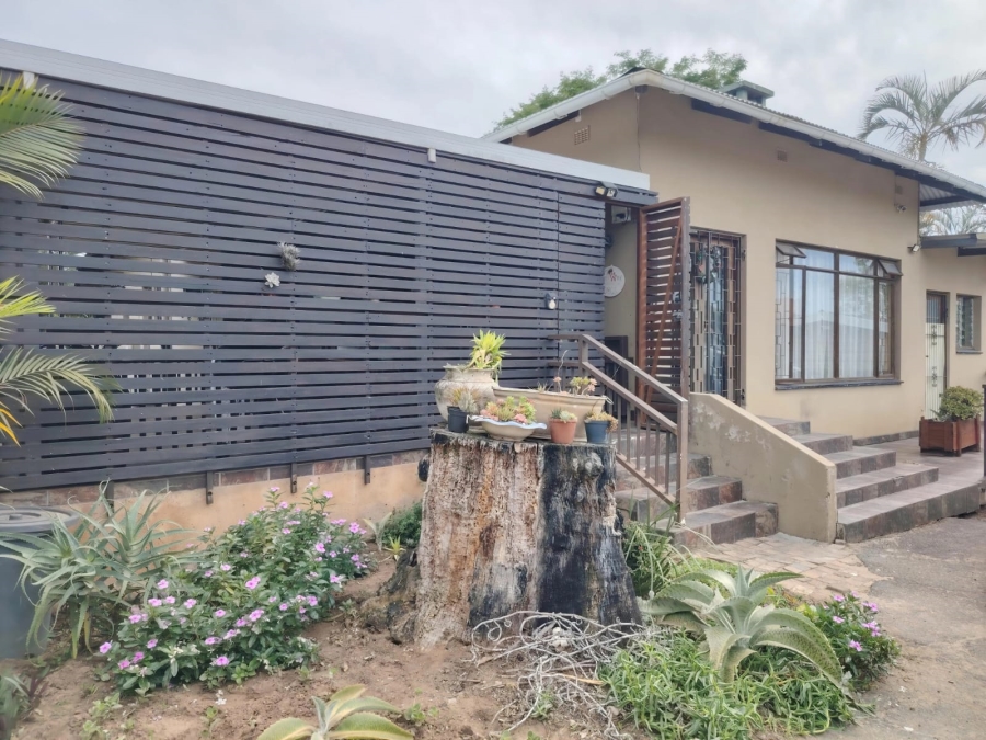 To Let 4 Bedroom Property for Rent in Sarnia KwaZulu-Natal