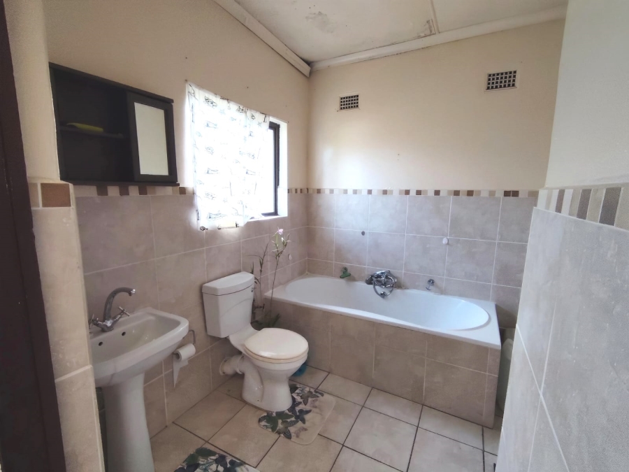 To Let 4 Bedroom Property for Rent in Sarnia KwaZulu-Natal