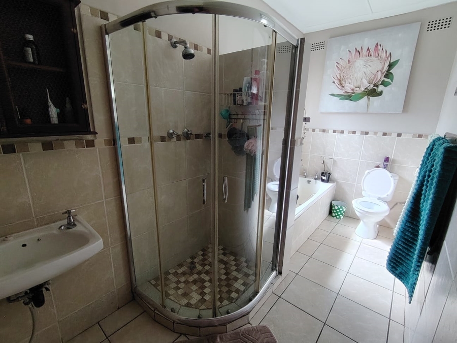 To Let 4 Bedroom Property for Rent in Sarnia KwaZulu-Natal