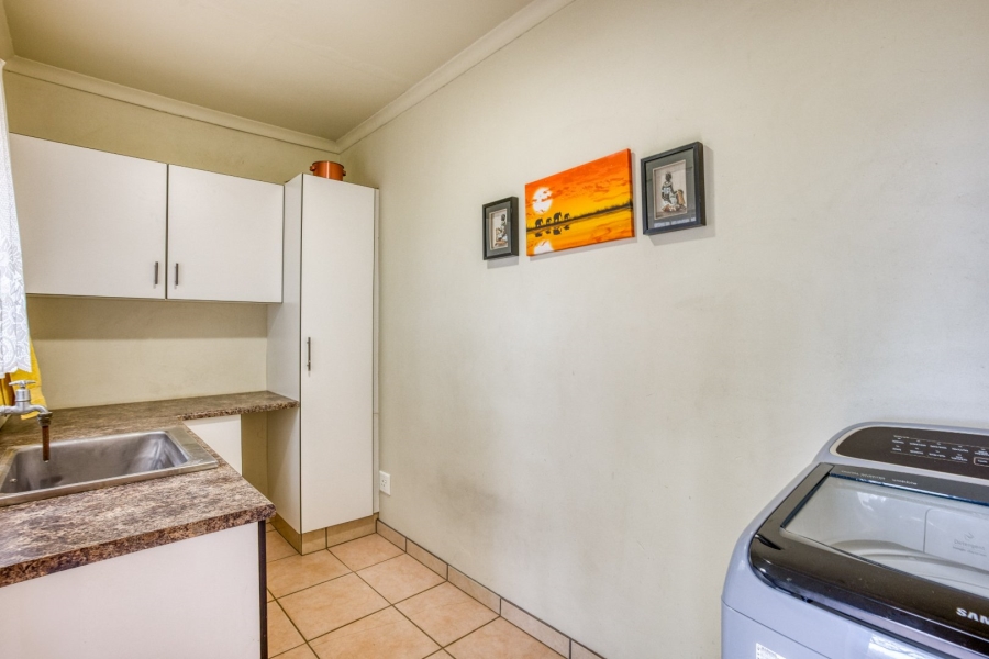 4 Bedroom Property for Sale in Woodside KwaZulu-Natal