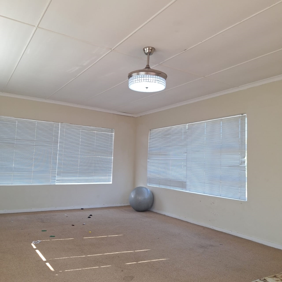 To Let 4 Bedroom Property for Rent in Westville Central KwaZulu-Natal