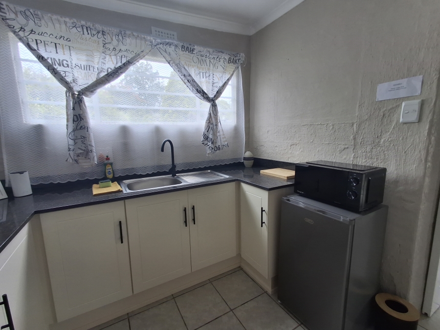 To Let 1 Bedroom Property for Rent in Greendale KwaZulu-Natal
