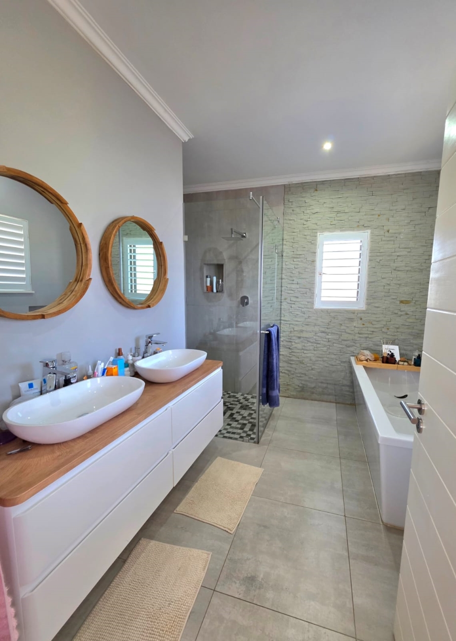 4 Bedroom Property for Sale in Acutts Estate KwaZulu-Natal