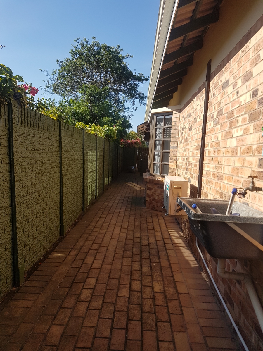 To Let 3 Bedroom Property for Rent in Gillitts KwaZulu-Natal