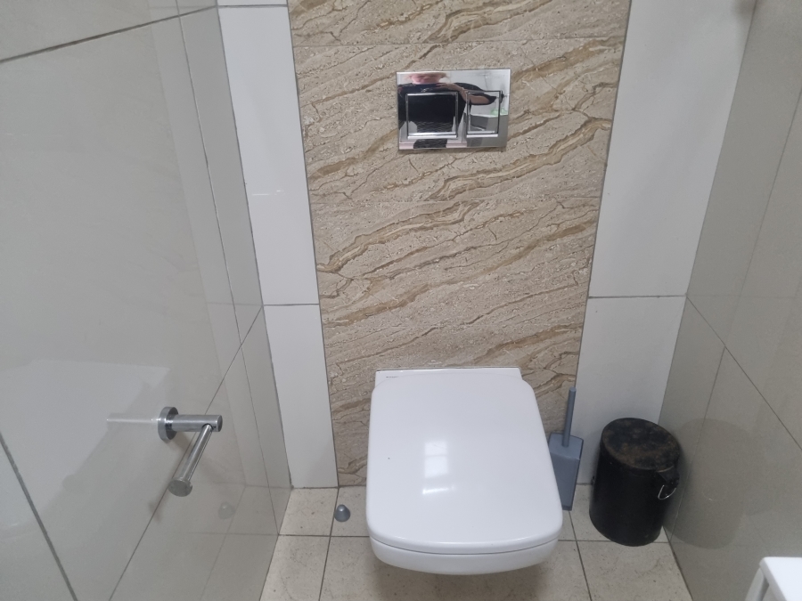 1 Bedroom Property for Sale in New Town Centre KwaZulu-Natal