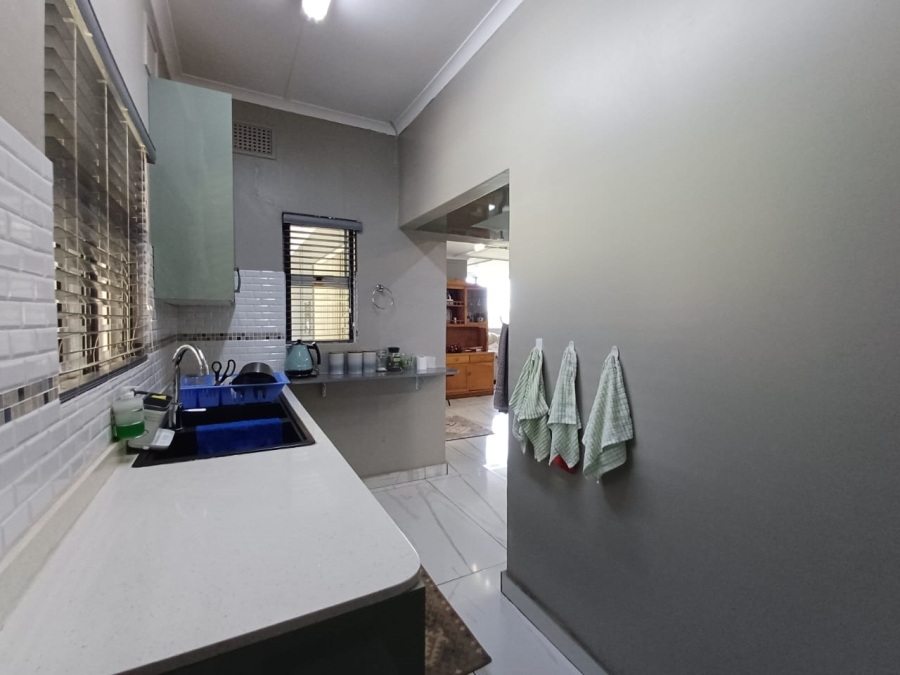 To Let 4 Bedroom Property for Rent in Durban North KwaZulu-Natal