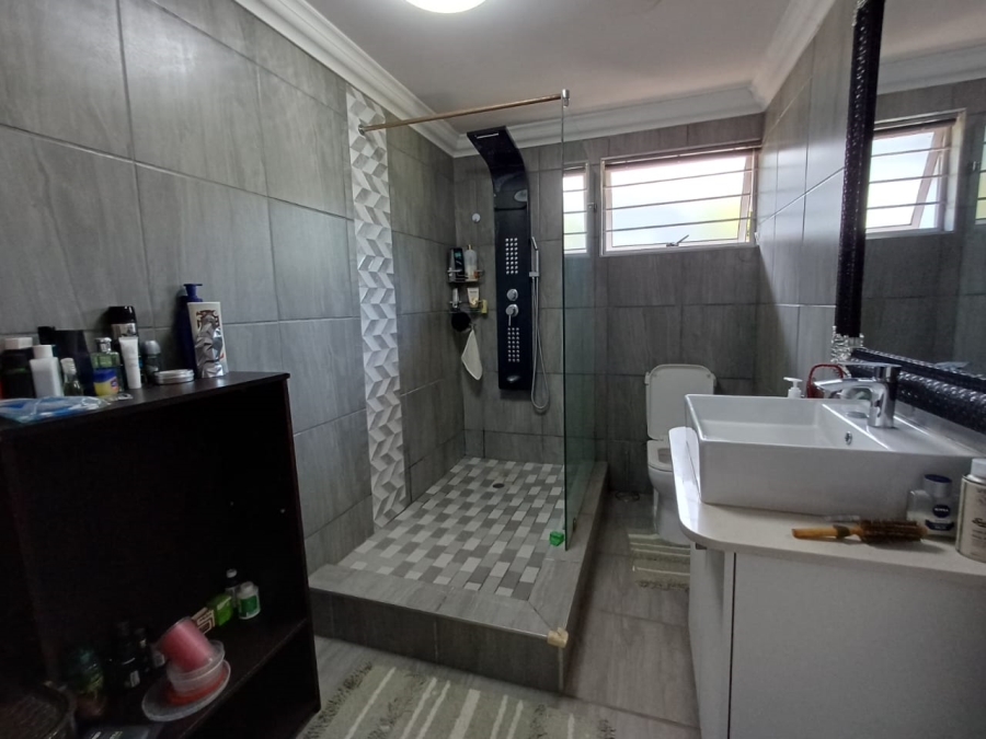 To Let 4 Bedroom Property for Rent in Durban North KwaZulu-Natal