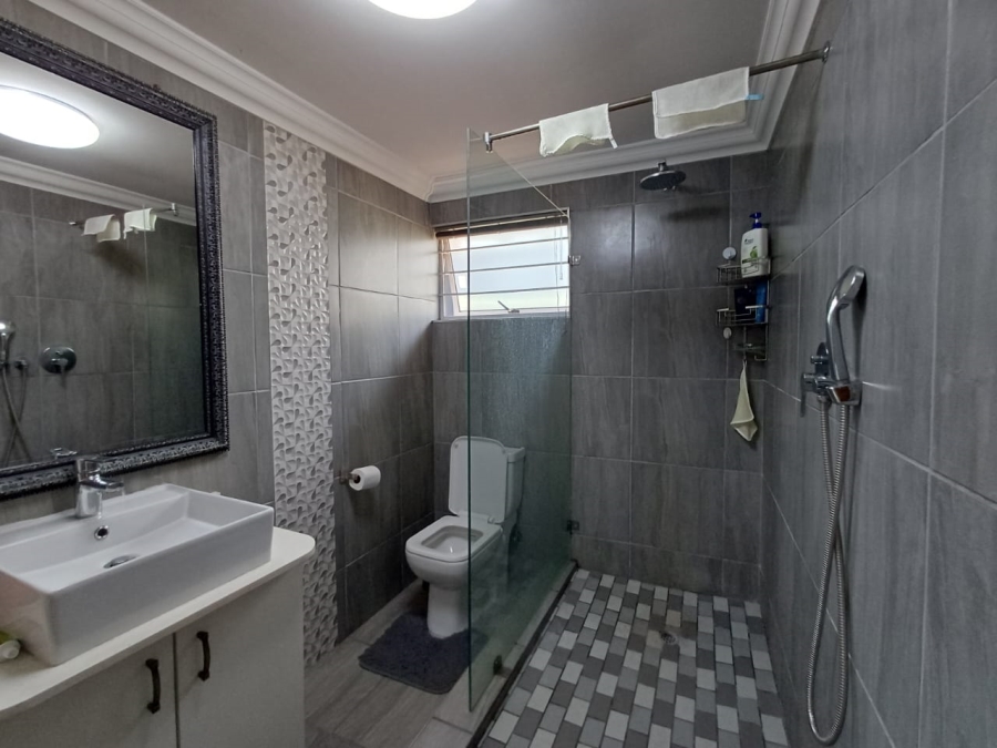 To Let 4 Bedroom Property for Rent in Durban North KwaZulu-Natal