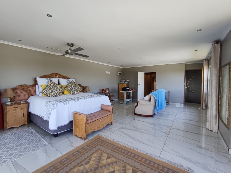 To Let 4 Bedroom Property for Rent in Durban North KwaZulu-Natal