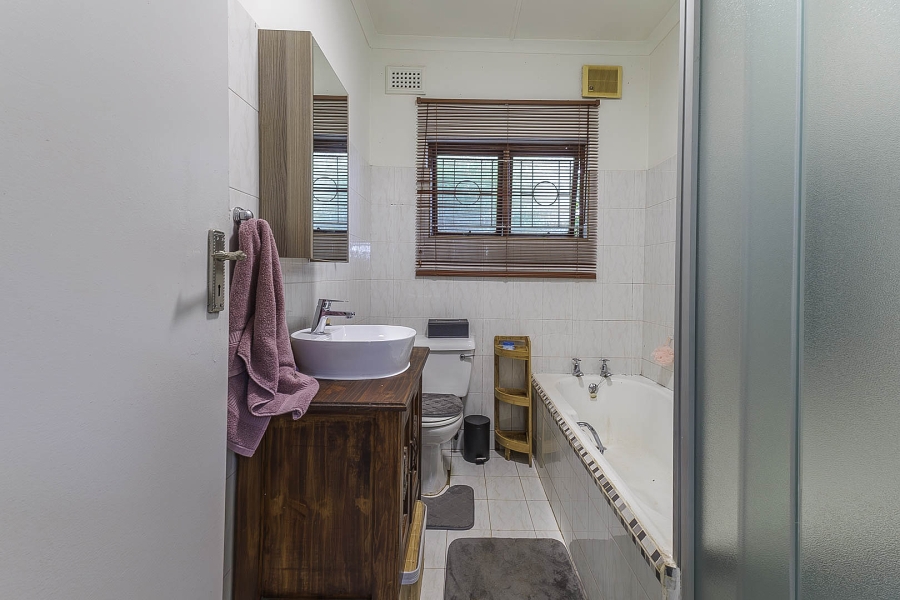 5 Bedroom Property for Sale in Dawncliffe KwaZulu-Natal