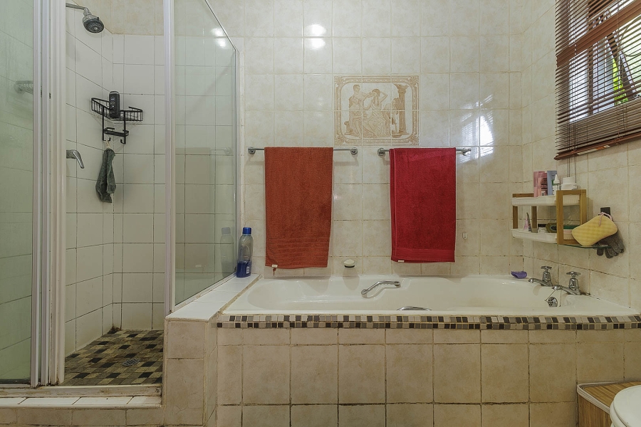 5 Bedroom Property for Sale in Dawncliffe KwaZulu-Natal