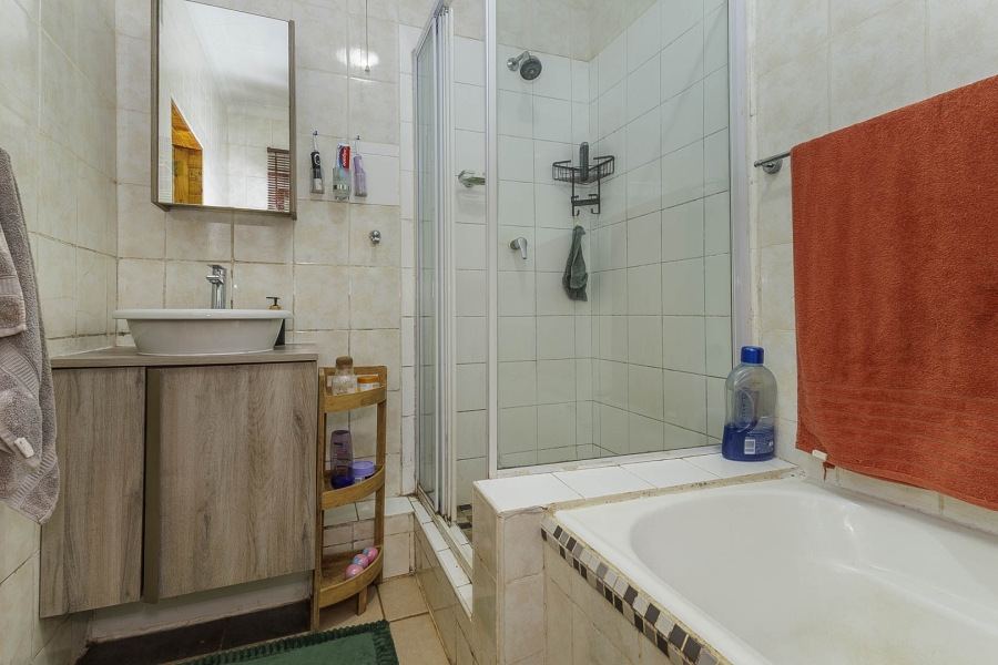 5 Bedroom Property for Sale in Dawncliffe KwaZulu-Natal