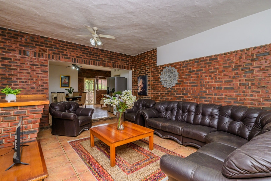 4 Bedroom Property for Sale in Dawncliffe KwaZulu-Natal