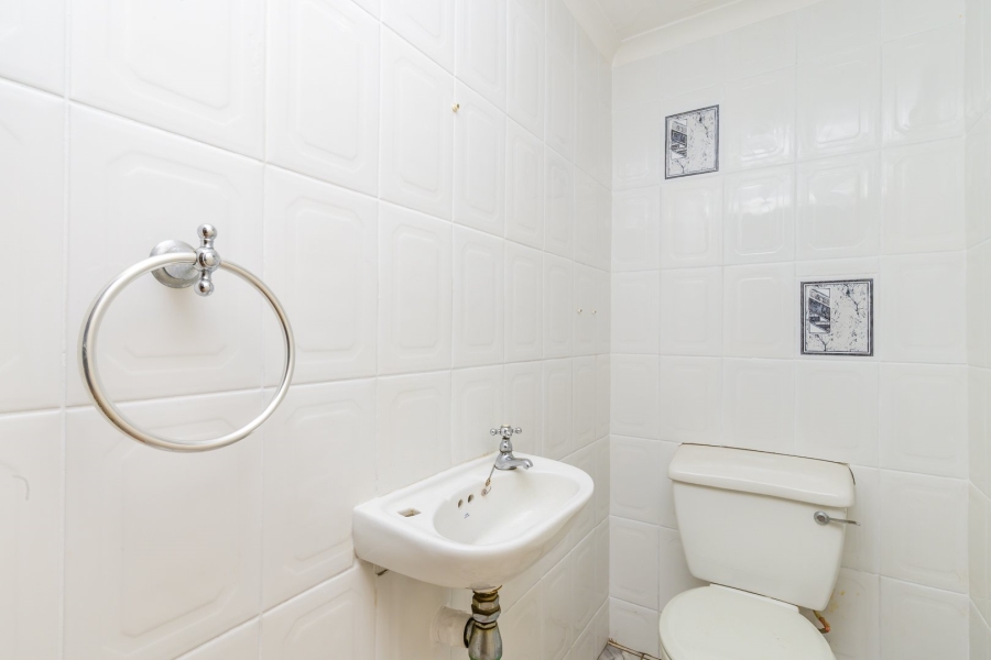 4 Bedroom Property for Sale in Dawncliffe KwaZulu-Natal