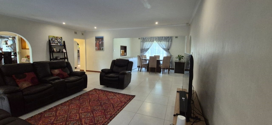 4 Bedroom Property for Sale in Kloof KwaZulu-Natal