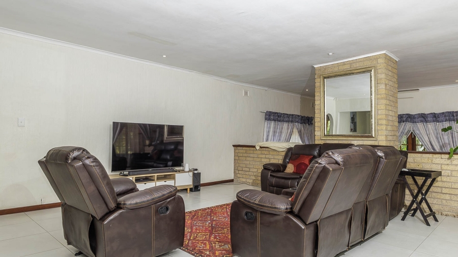 4 Bedroom Property for Sale in Kloof KwaZulu-Natal