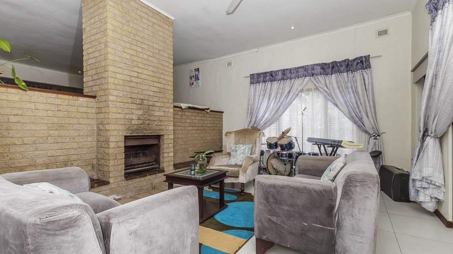 4 Bedroom Property for Sale in Kloof KwaZulu-Natal